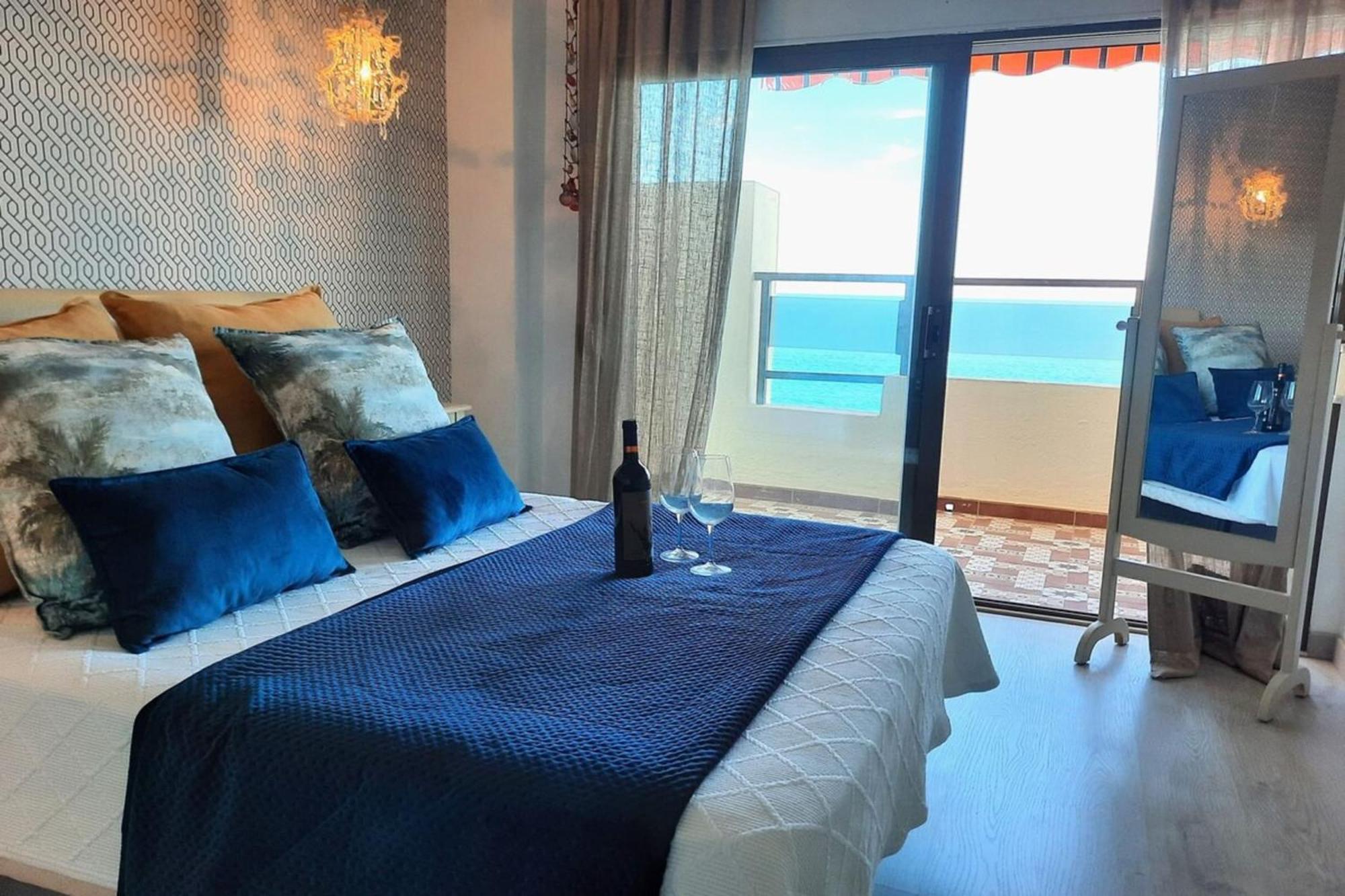 Paseo Del Rey - Fuengirola 2 Bedrooms Oceanfront Apartment Bagian luar foto